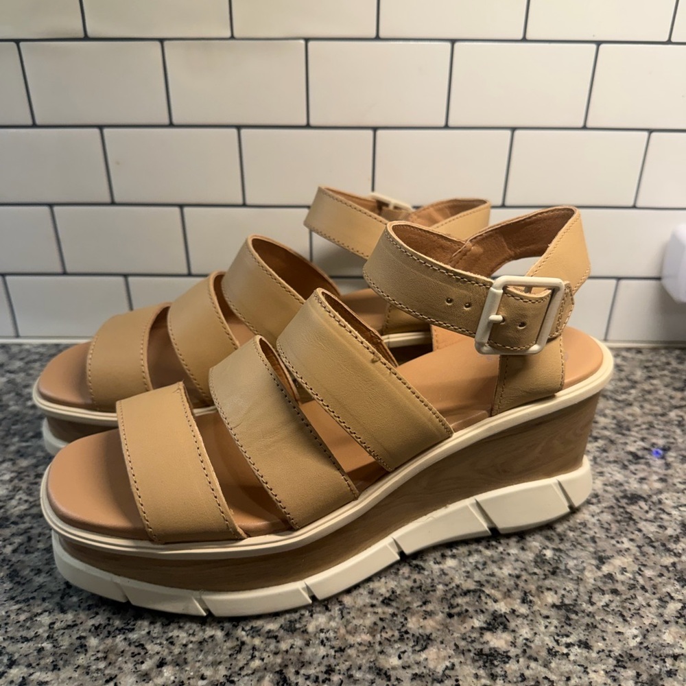 Sorel Joanie III Ankle Strap Wedge Platform Sandal in Honest Beige - Picture 2 of 6